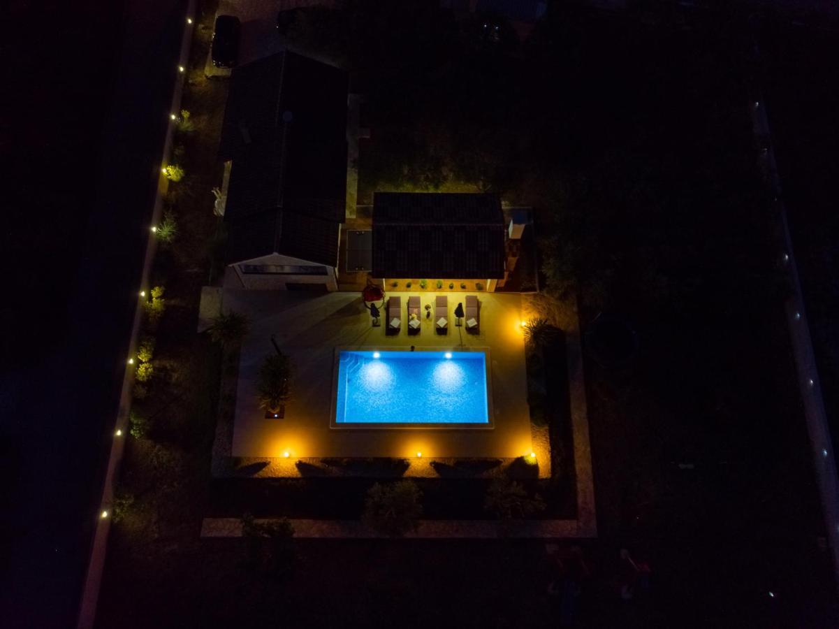 Villa Lorema-Pet Friendly On 5000 Sqm Garden,Pool, Jacuzzi, Billiard&Ps5 Sveti Filip i Jakov Exterior foto